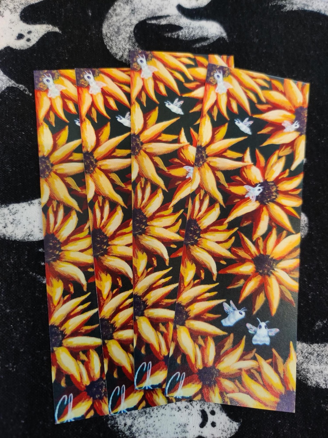 Orange floral pattern print set with yellow flowers and small bee details